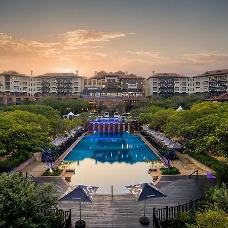 מלון בליטו The Capital Zimbali מראה חיצוני תמונה The Village at Sunway Putra