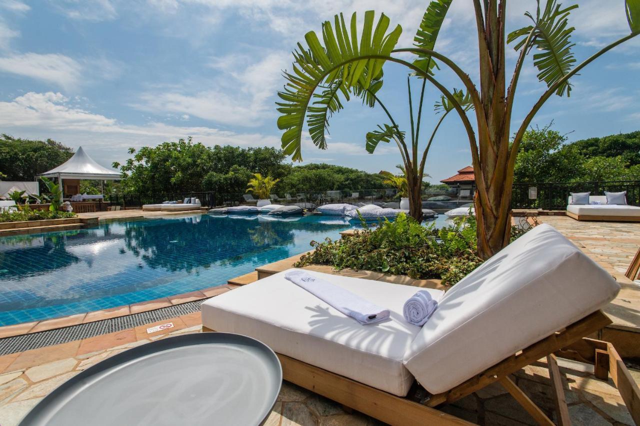 מלון בליטו The Capital Zimbali מראה חיצוני תמונה The pool at the hotel