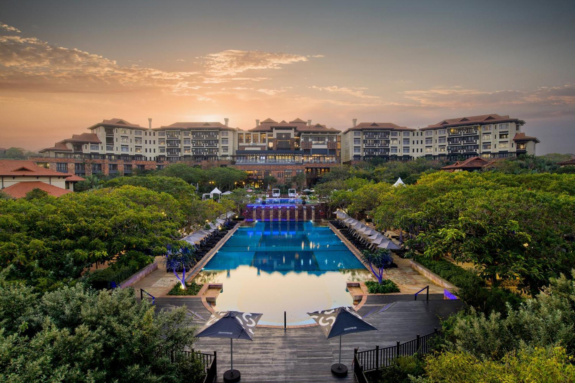 מלון בליטו The Capital Zimbali מראה חיצוני תמונה The Village at Sunway Putra