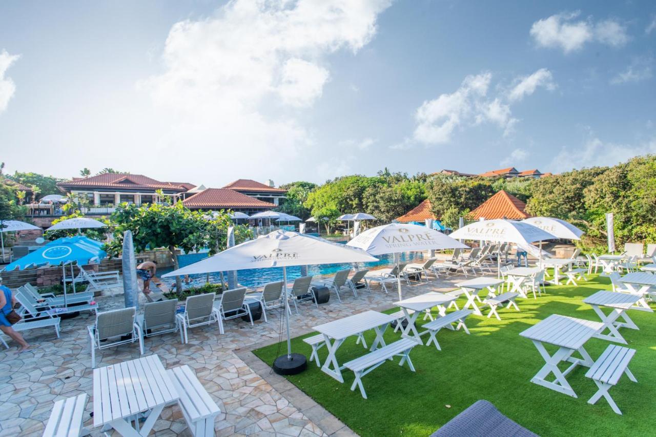 מלון בליטו The Capital Zimbali מראה חיצוני תמונה The swimming pool at the resort