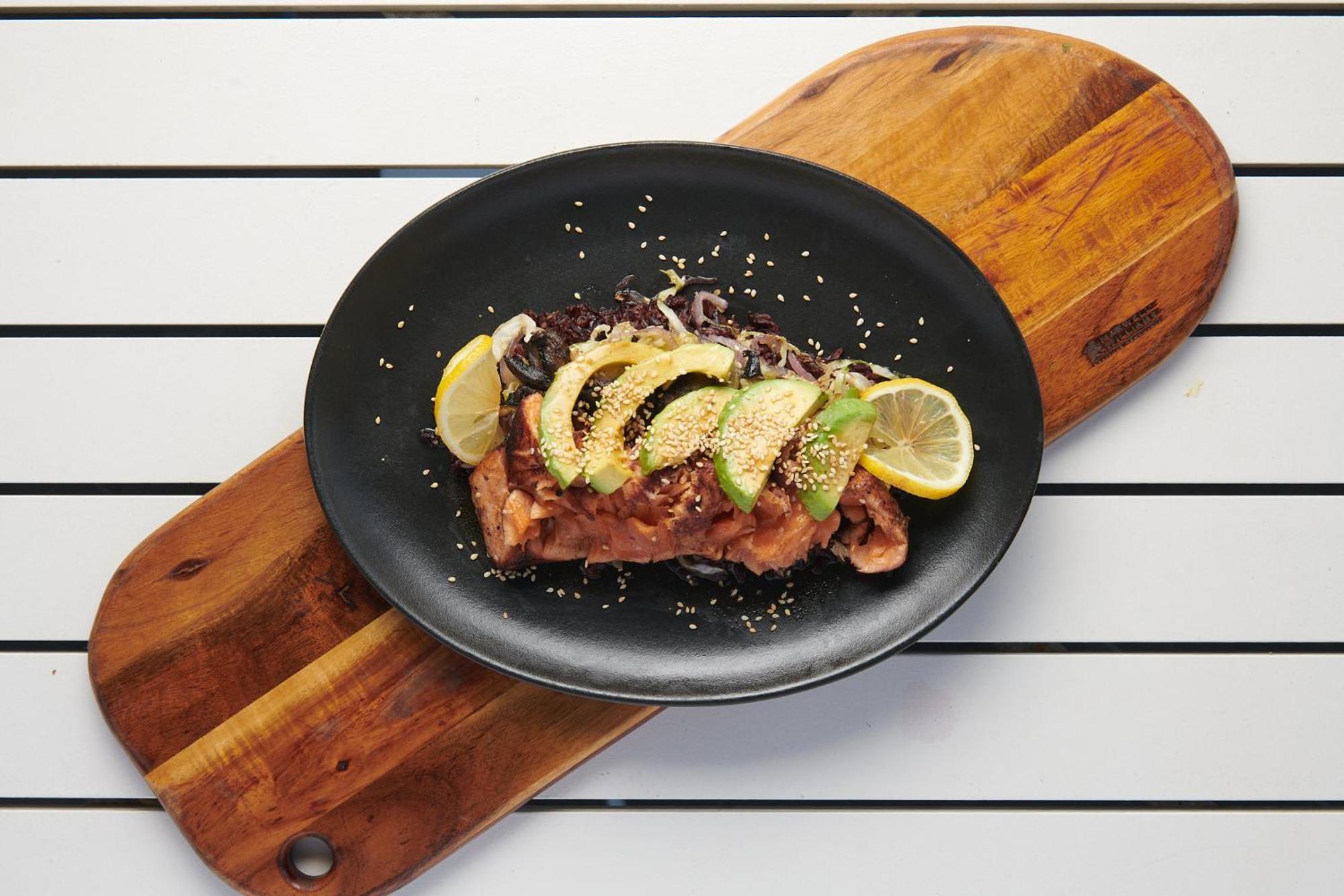 מלון בליטו The Capital Zimbali מראה חיצוני תמונה A plate of poke